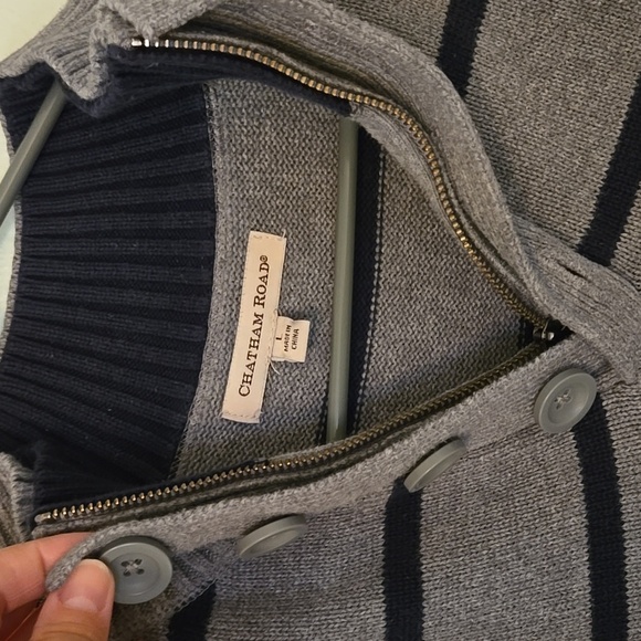 Chatham Road Striped Gray Sweater Size Large - Picture 6 of 6